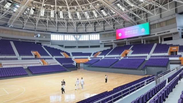 他是全场最耀眼的那个人