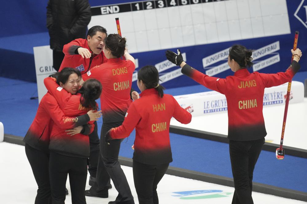 斯帕莱蒂：球员们脸上不再是满足的表情，而是更加放松的表情