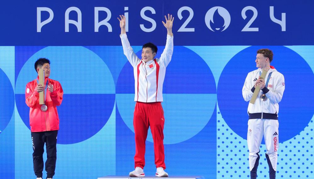 博尔哈：哈兰德是目前足坛最佳中锋；历史最佳中锋是德罗巴