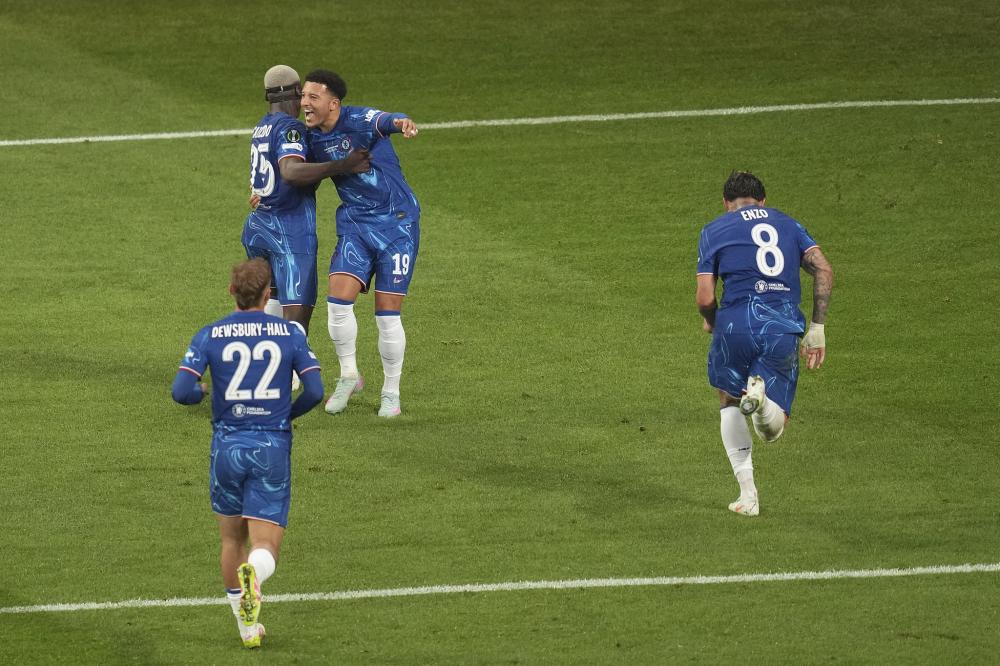 博主透露：塞鸟踢完亚冠将返回巴西，达万已经返回巴西治伤了